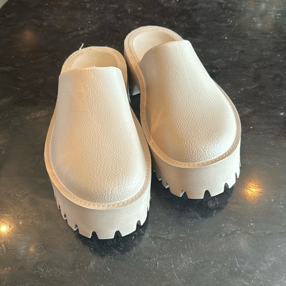 Jeffrey Campbell Shoes - Jeffrey Campbell Lugged Platform Clog, Taupe 9